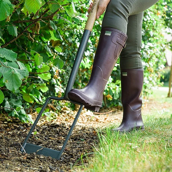 Kent & Stowe Carbon Steel Clay Mule 2 Kent & Stowe Carbon Steel Clay Mule - Image 2